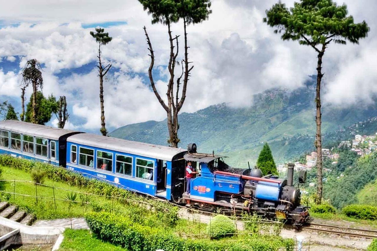 Darjeeling train